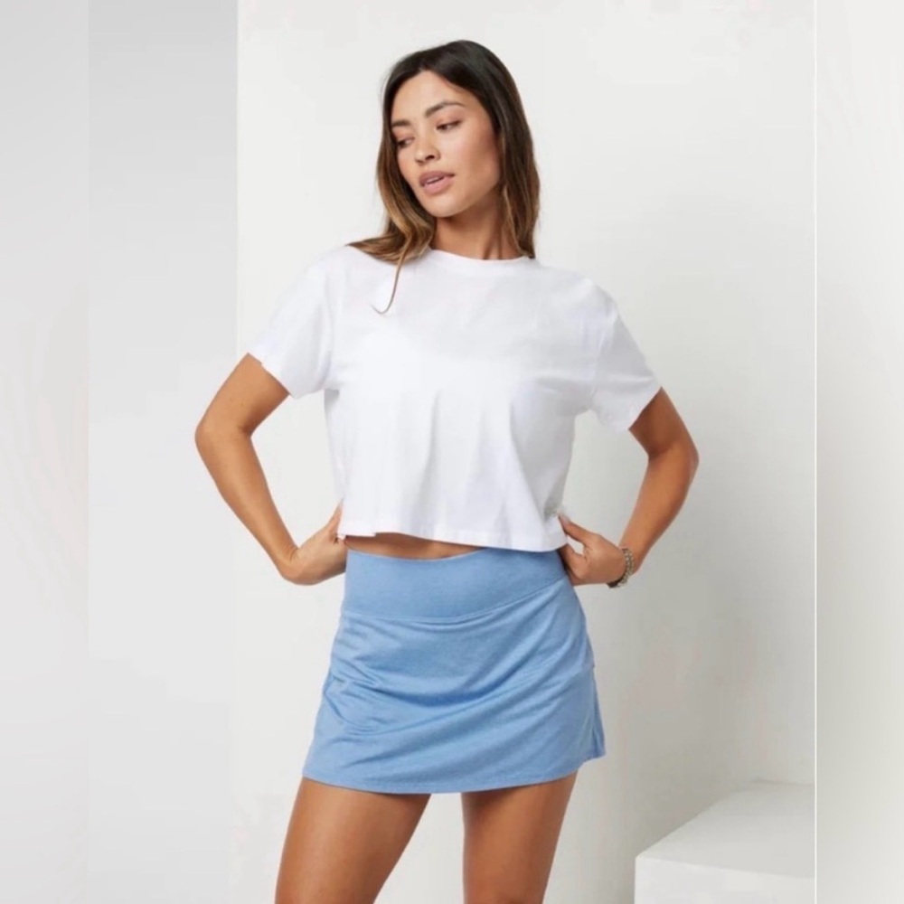 Vuori White Short Sleeve Feather Tee Size Large